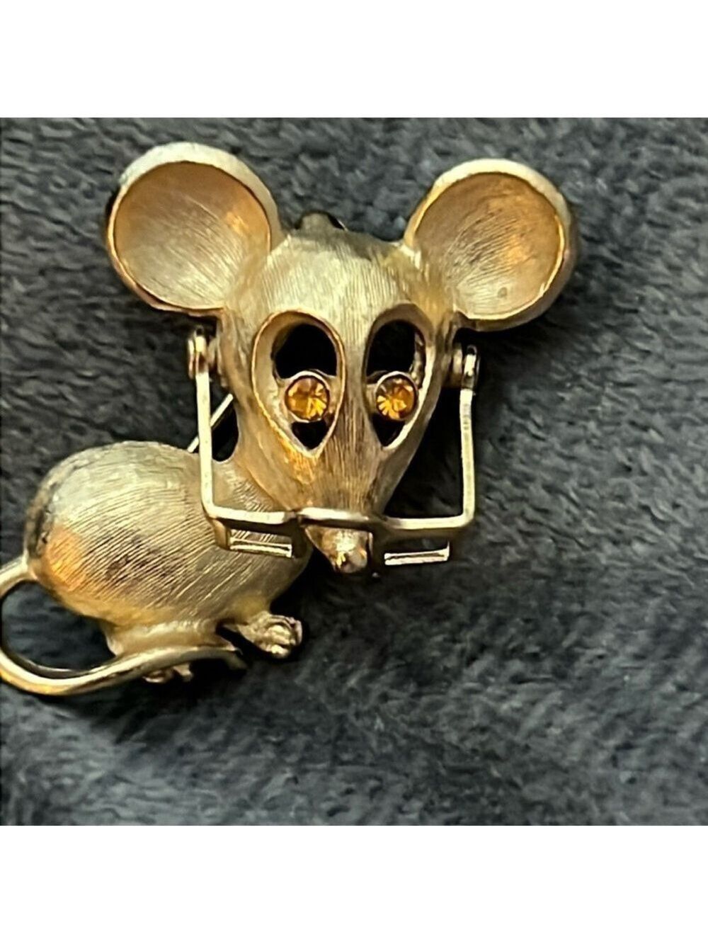 Avon Vintage Mouse Brooch Gold Rhinestone Eyes Moveable Glaces